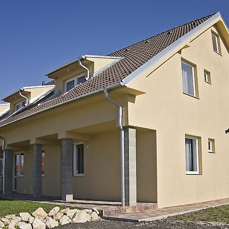 Luca Apartman Sopron Exterior photo